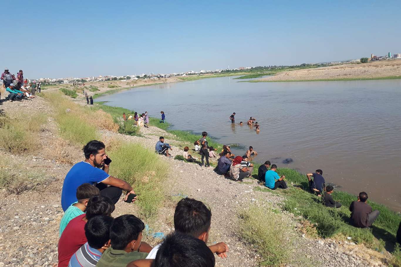 Dicle Nehrine giren 2 çocuk boğuldu